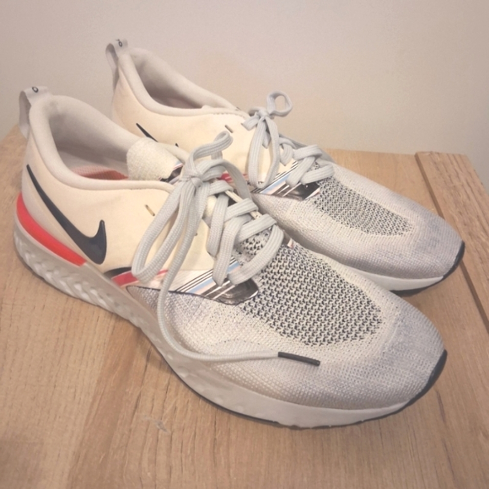 Nike Odyssey React 2 Flyknit White Running Shoes